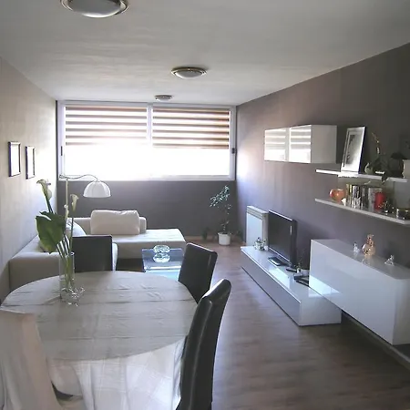 Vesela Apartment *